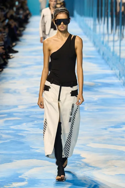 Look 23
